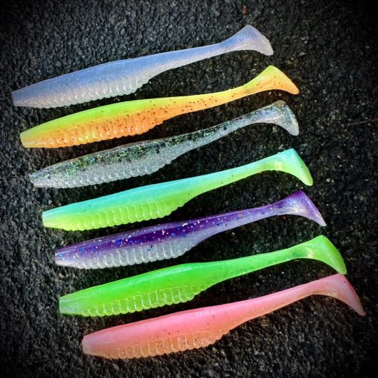 DUO REALIS VERSA SHAD 3" 7.6cm F018 Green Pumpkin Red Flake